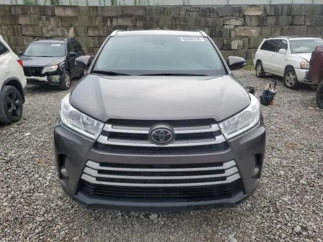 2018 TOYOTA HIGHLANDER SE  