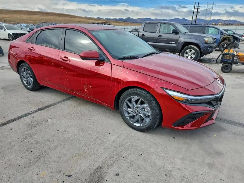 2024 HYUNDAI ELANTRA SEL  