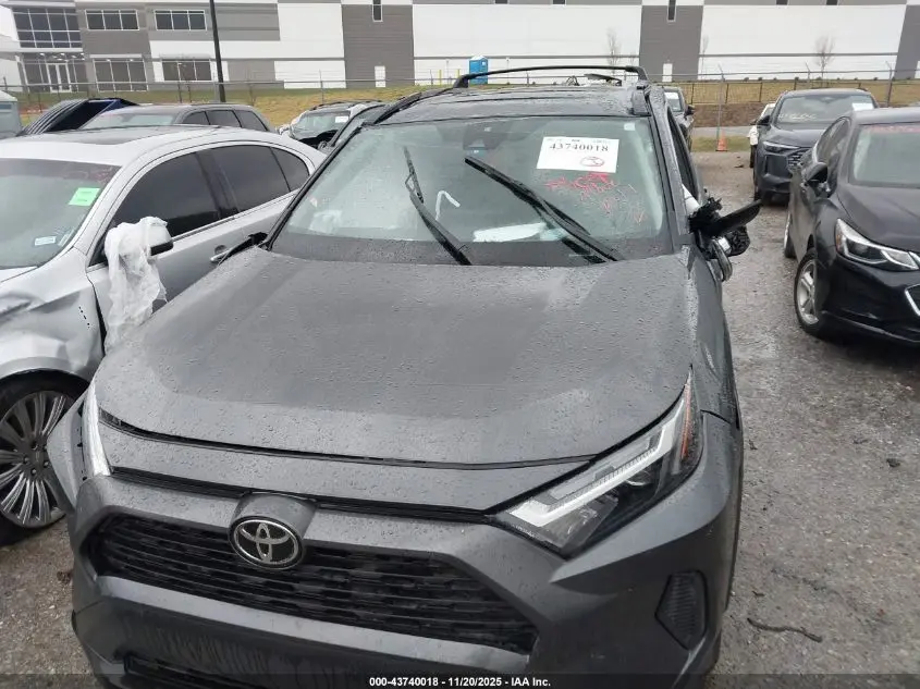 2025 TOYOTA RAV4 XLE