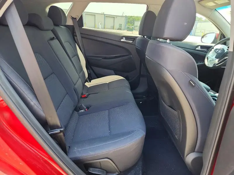 2021 HYUNDAI TUCSON SE  