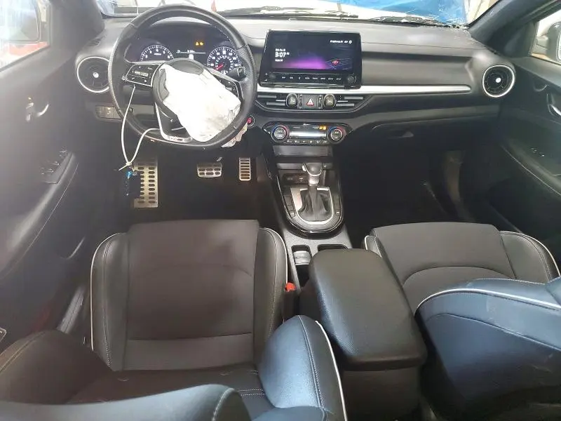 2023 KIA FORTE GT LINE  