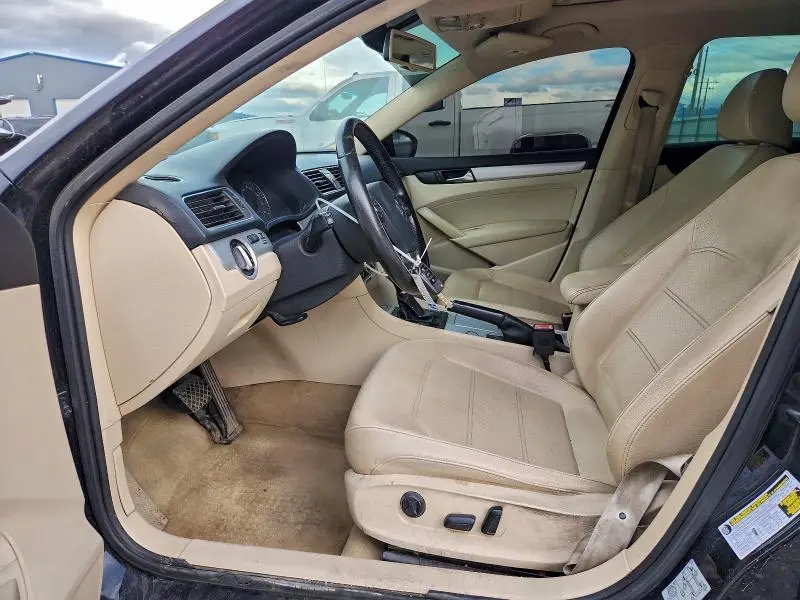 2012 VOLKSWAGEN PASSAT SE  