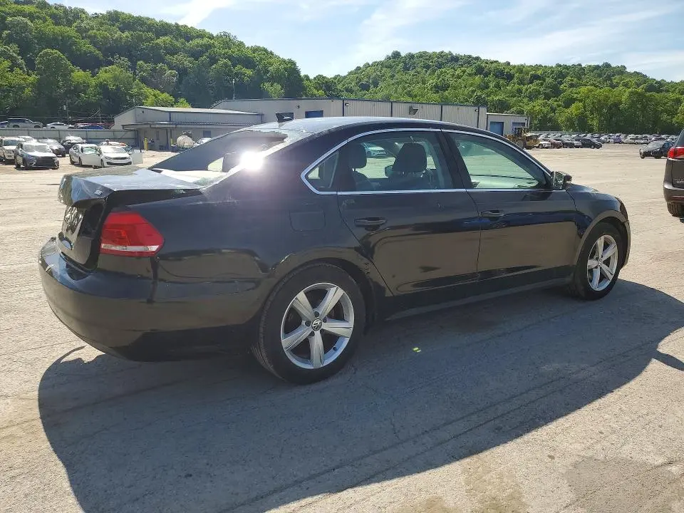 2013 VOLKSWAGEN PASSAT SE  