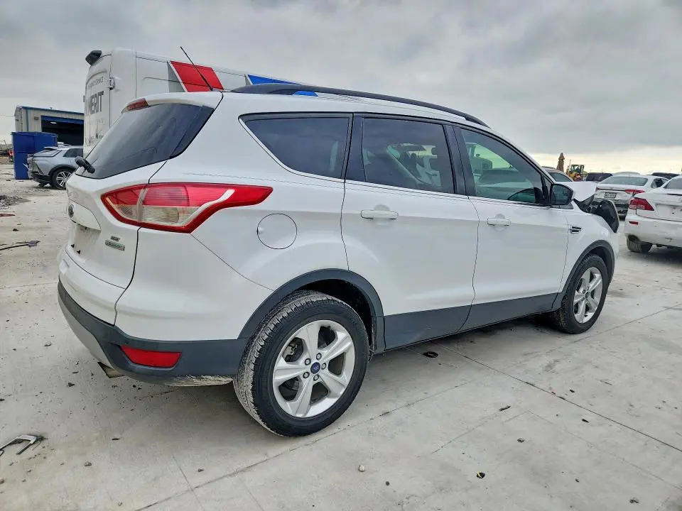 2016 FORD ESCAPE SE  