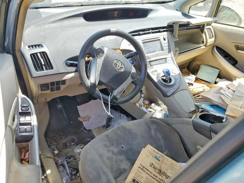 2013 TOYOTA PRIUS TWO  