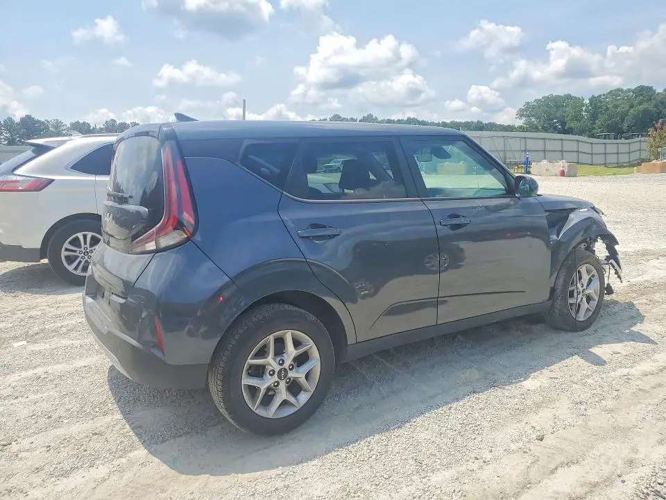 2023 KIA SOUL LX  