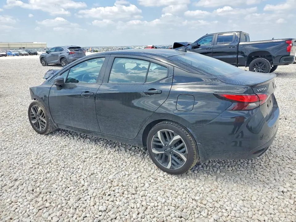 2023 NISSAN VERSA SR  