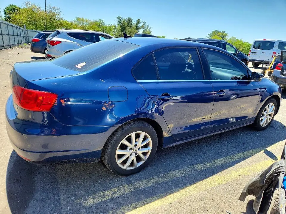 2014 VOLKSWAGEN JETTA SE  