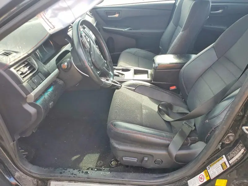 2016 TOYOTA CAMRY SE  