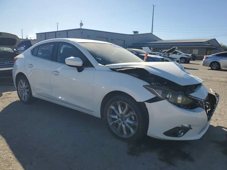 2016 MAZDA 3 TOURING  