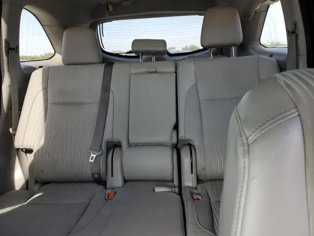 2015 TOYOTA HIGHLANDER LE  