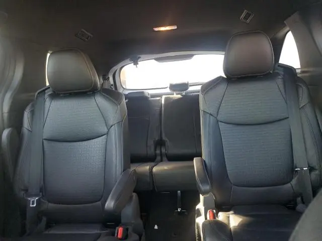 2025 TOYOTA SIENNA XSE  