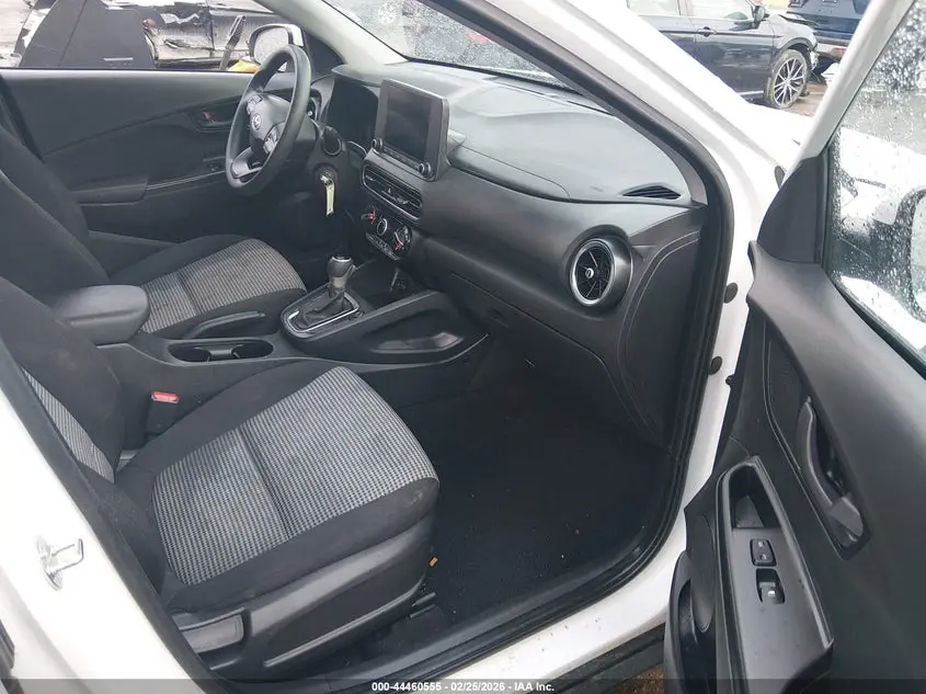 2023 HYUNDAI KONA SE