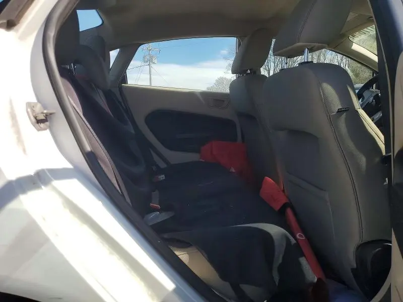 2011 FORD FIESTA SE  