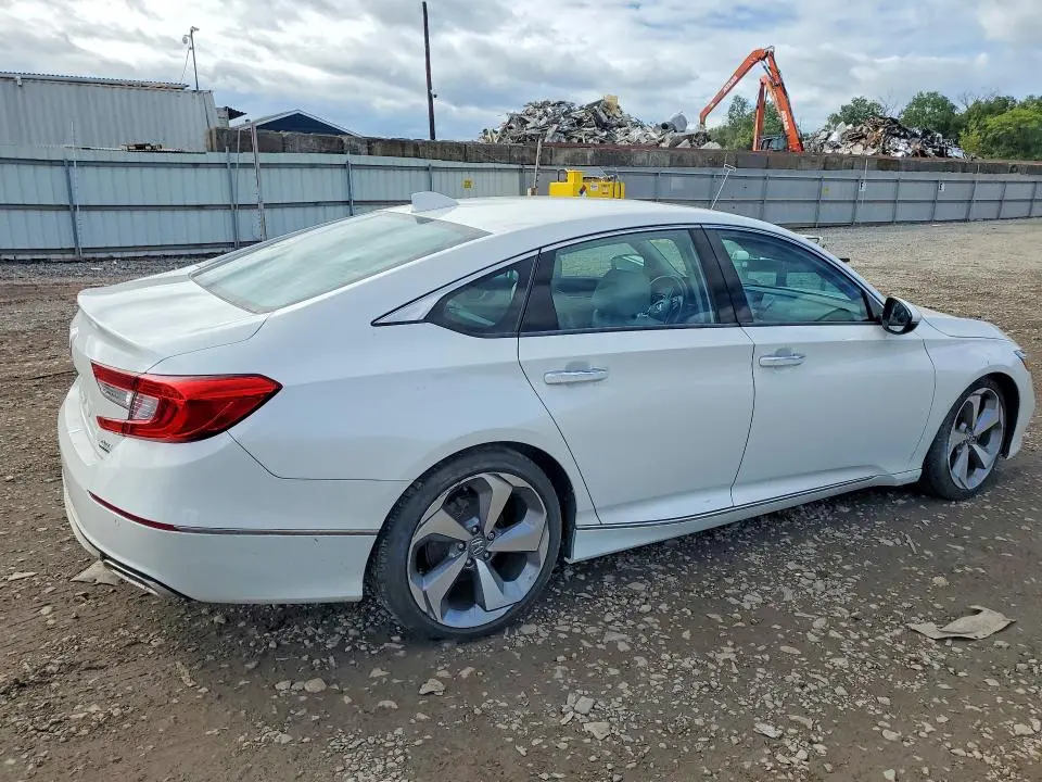 2018 HONDA ACCORD TOURING  