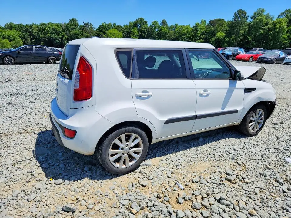 2013 KIA SOUL +  