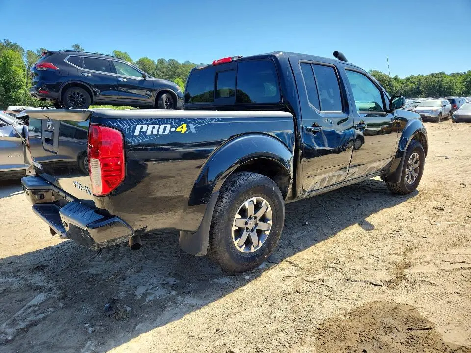 2017 NISSAN FRONTIER PRO-4X  