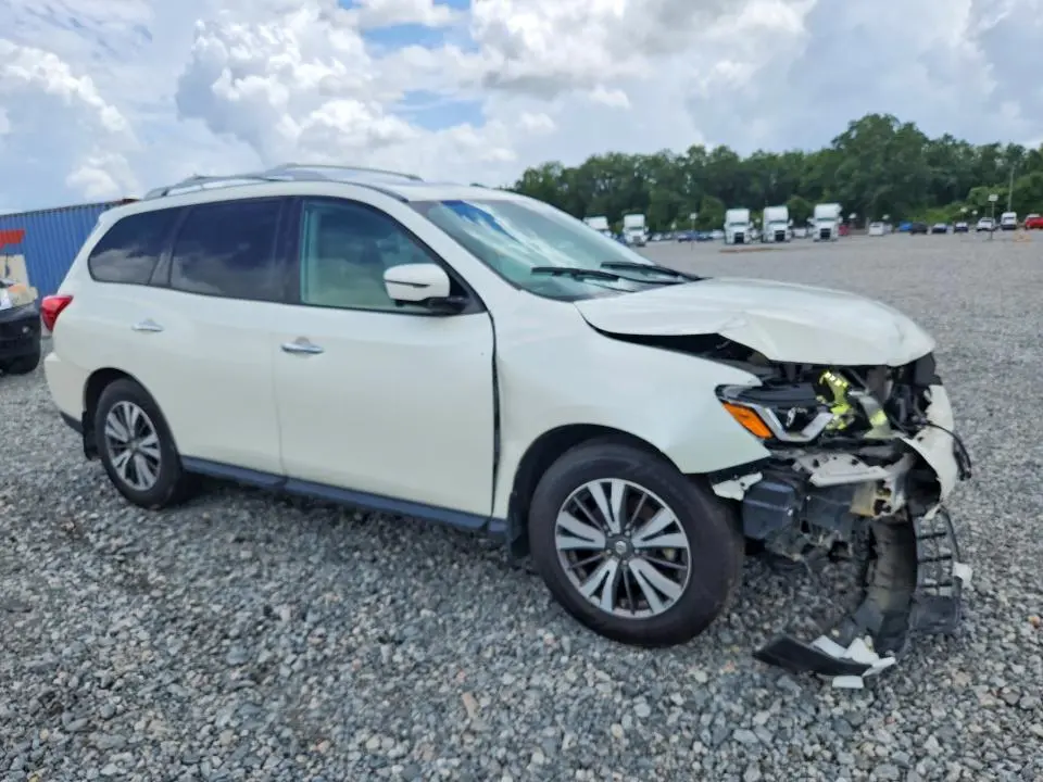 2017 NISSAN PATHFINDER SL  