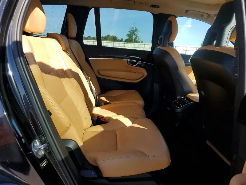 2016 VOLVO XC90 T6  