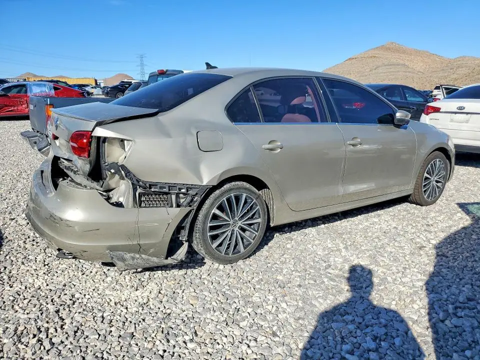 2013 VOLKSWAGEN JETTA SE  
