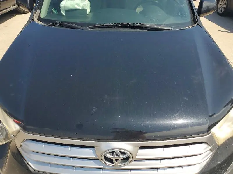 2011 TOYOTA HIGHLANDER SE  