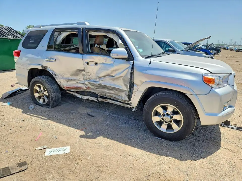 2010 TOYOTA 4RUNNER SR5  
