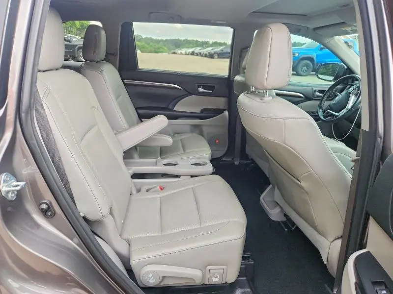 2016 TOYOTA HIGHLANDER LIMITED  