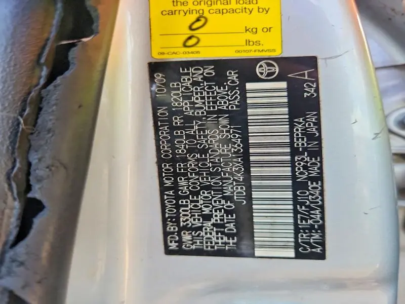 2010 TOYOTA YARIS BASE  