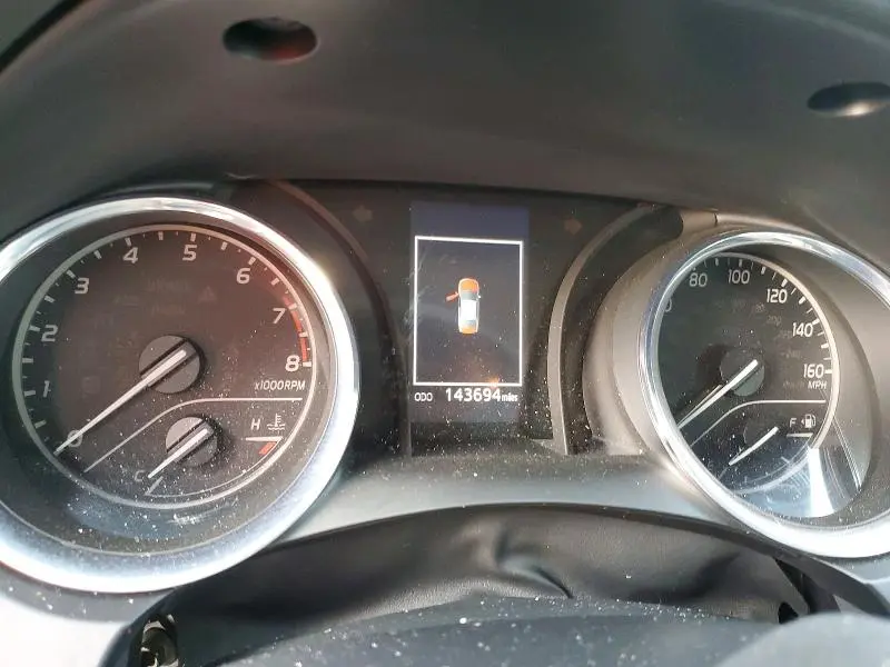 2019 TOYOTA CAMRY SE  