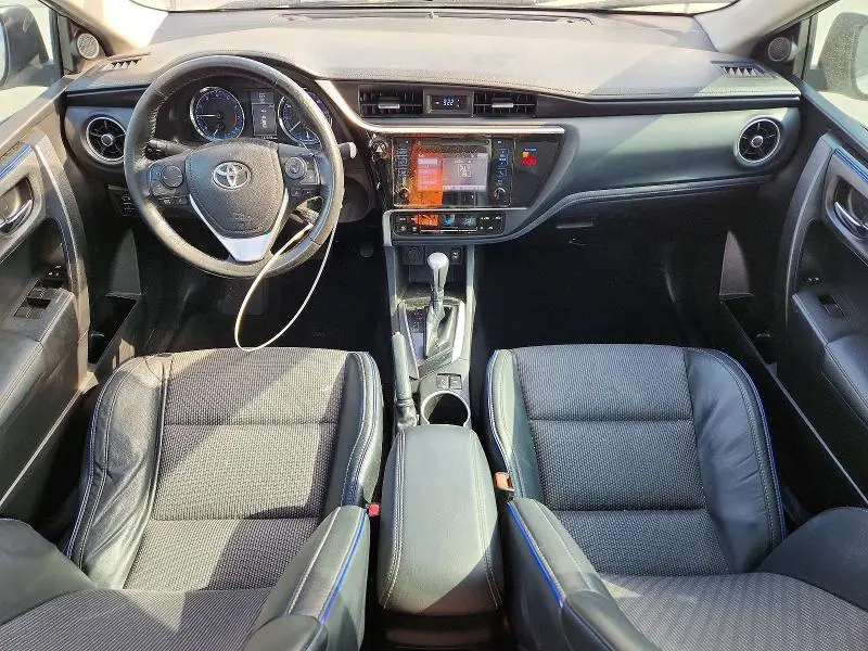 2019 TOYOTA COROLLA SE  