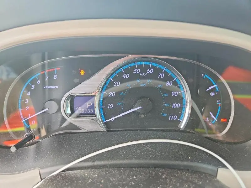 2013 TOYOTA SIENNA XLE 8-PASSENGER  