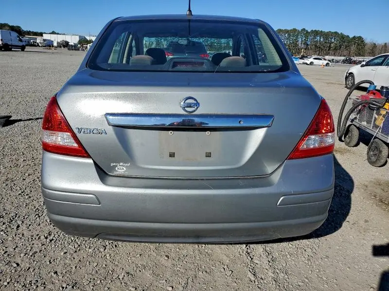 2010 NISSAN VERSA S  
