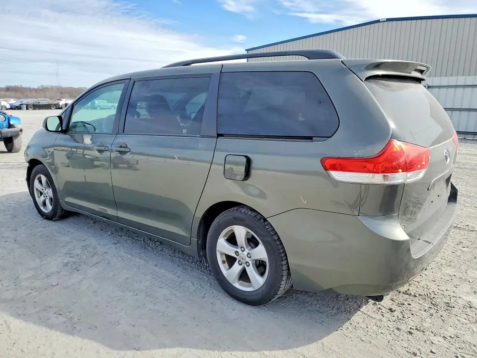 2011 TOYOTA SIENNA LE  