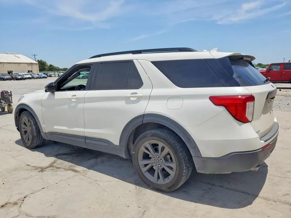 2022 FORD EXPLORER XLT  