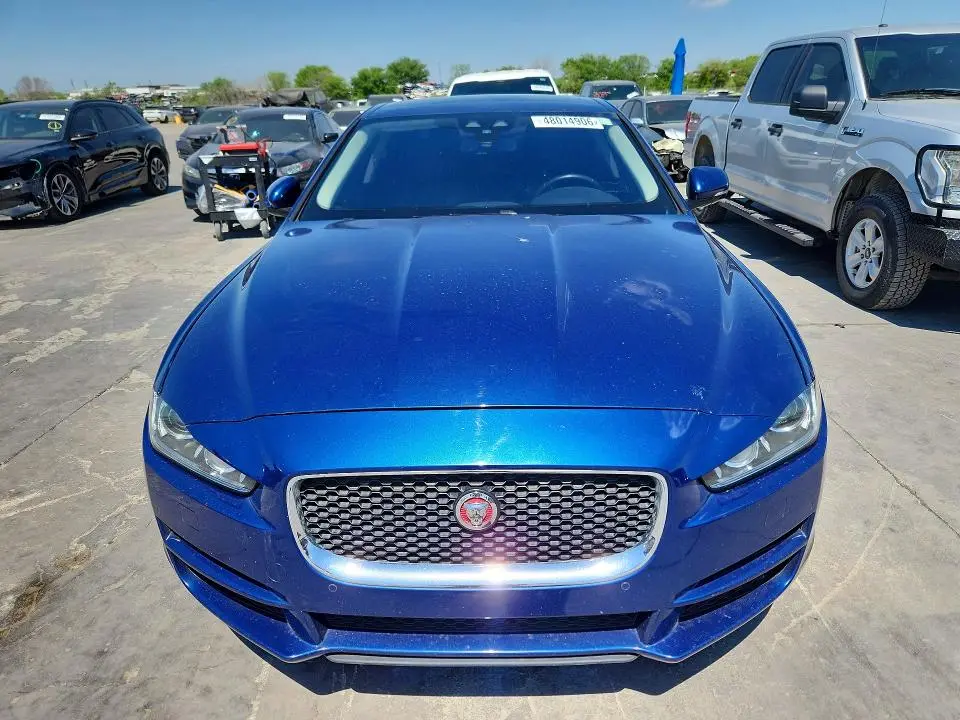 2017 JAGUAR XE PREMIUM  