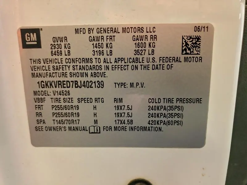 2011 GMC ACADIA SLT-1  