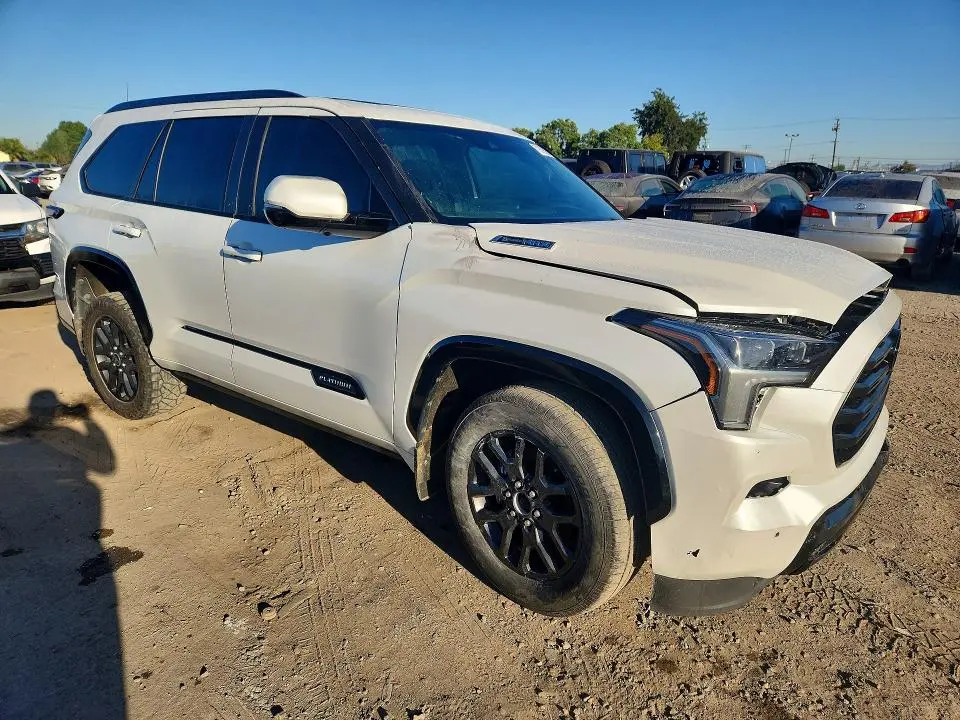 2023 TOYOTA SEQUOIA PLATINUM  