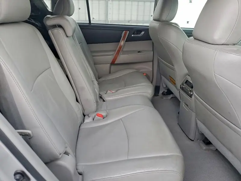 2010 TOYOTA HIGHLANDER LIMITED  