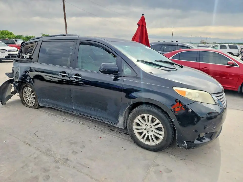 2011 TOYOTA SIENNA XLE 8-PASSENGER  