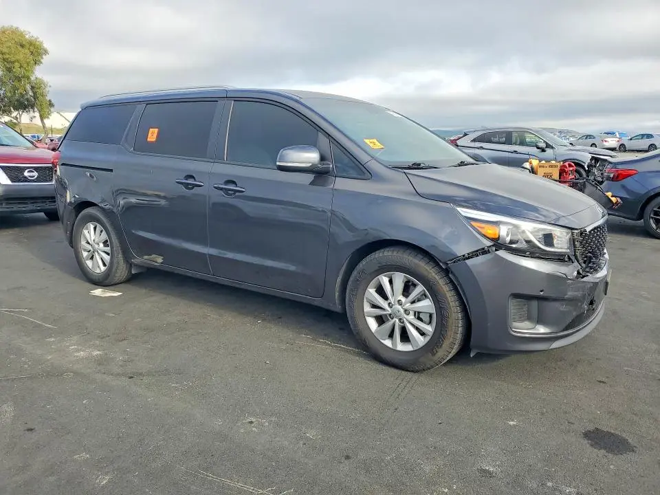2018 KIA SEDONA LX  