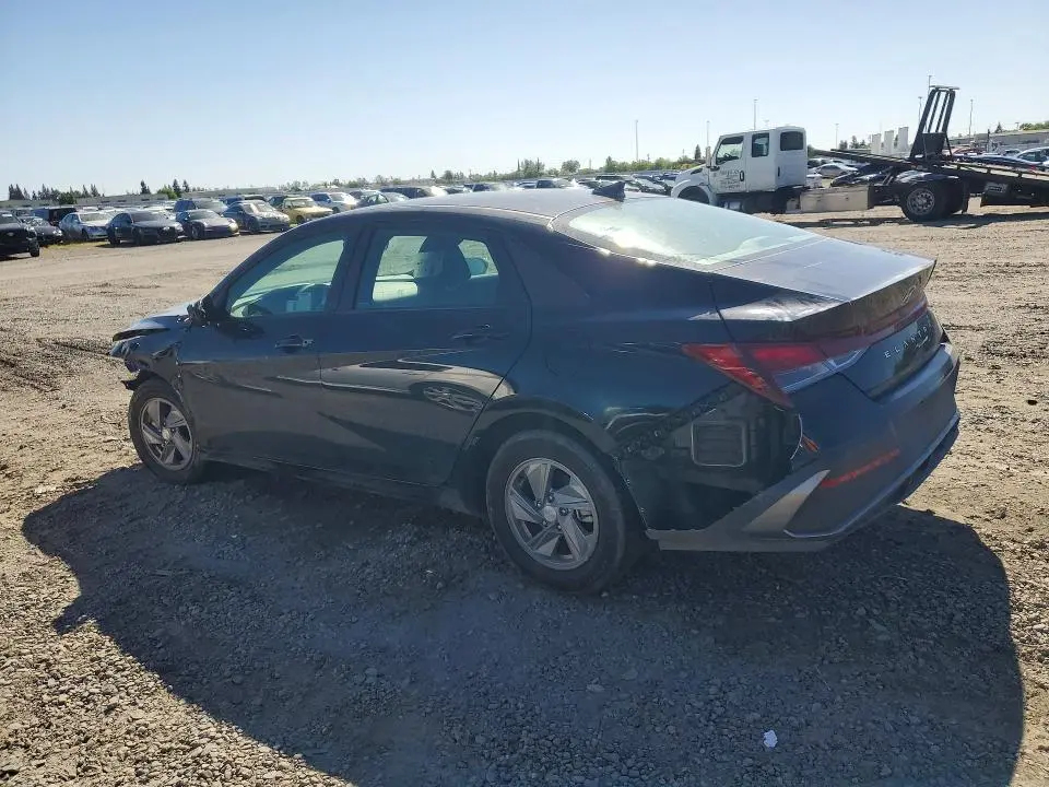2025 HYUNDAI ELANTRA SE  