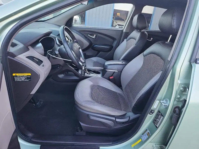 2010 HYUNDAI TUCSON GLS  