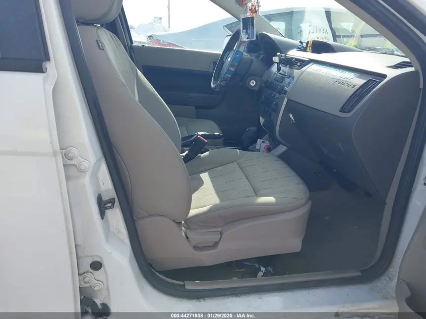 2010 FORD FOCUS SE