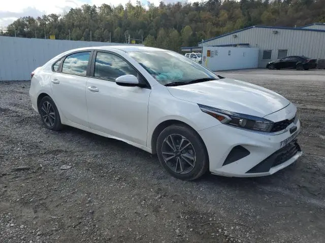 2023 KIA FORTE LX  