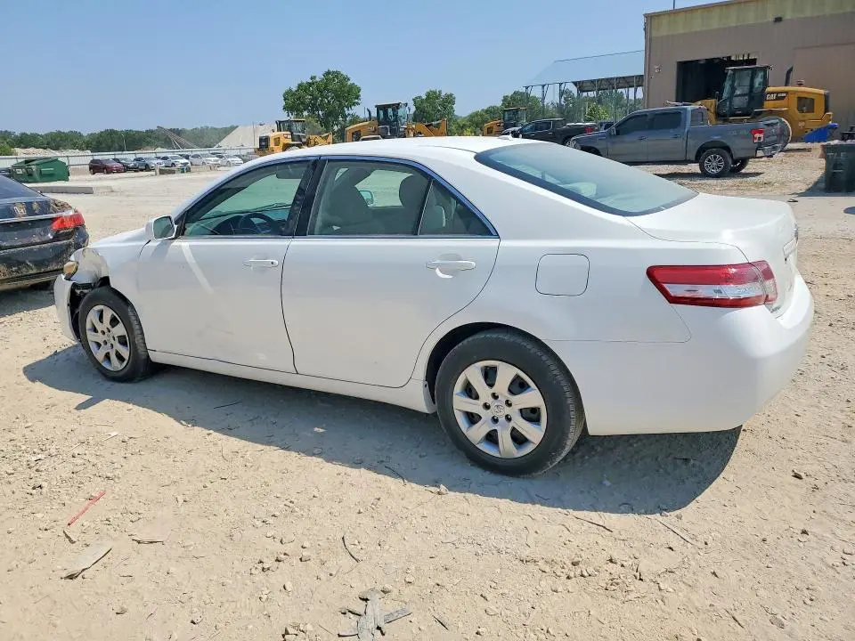 2010 TOYOTA CAMRY LE  