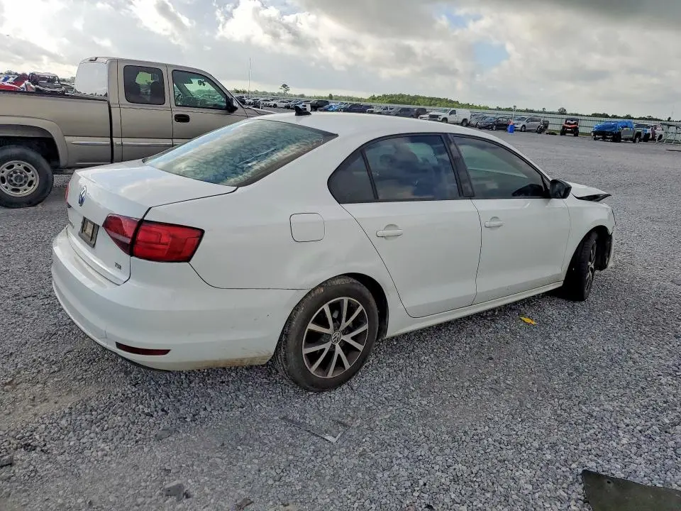 2016 VOLKSWAGEN JETTA SE  