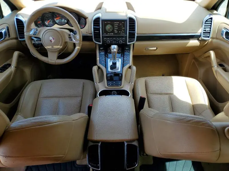 2011 PORSCHE CAYENNE   