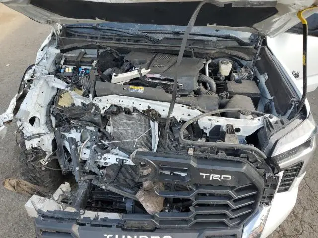 2024 TOYOTA TUNDRA CREWMAX SR  