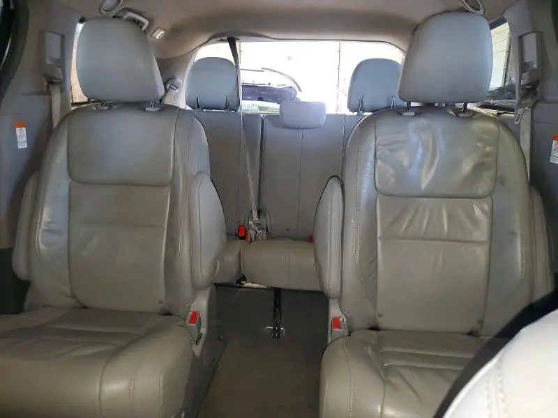 2015 TOYOTA SIENNA XLE 7-PASSENGER  