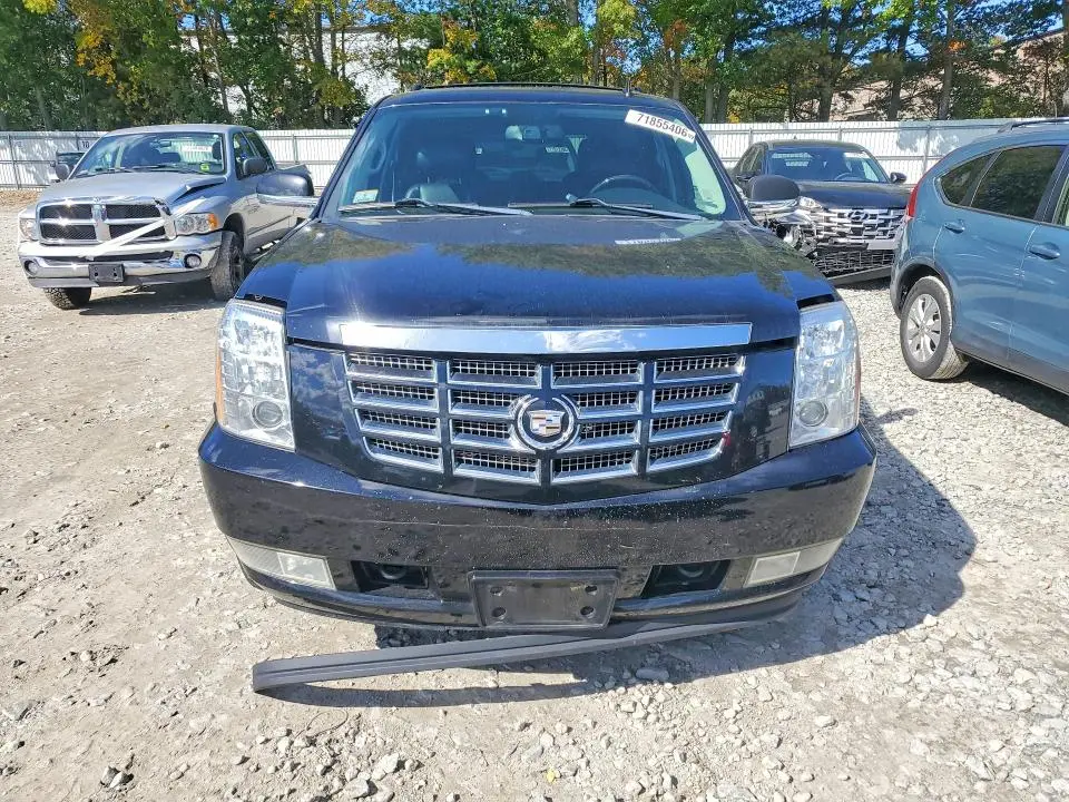2011 CADILLAC ESCALADE PREMIUM  
